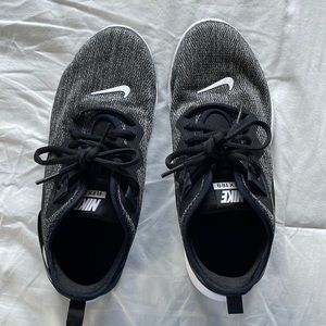 Women’s Nike flex running shoes